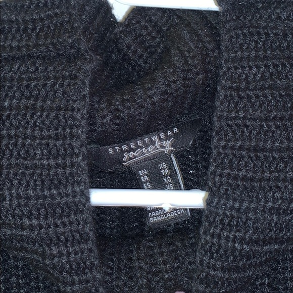 Black turtle neck sweater - Picture 2 of 3
